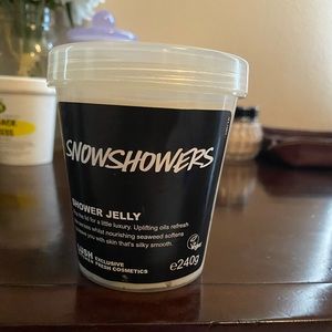 Lush Cosmetics Snowshowers Shower Jelly